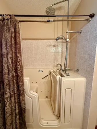 $289,900 | 146 West Washington Avenue, Alden, MN 56009