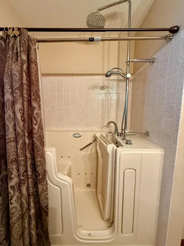 $289,900 | 146 West Washington Avenue, Alden, MN 56009