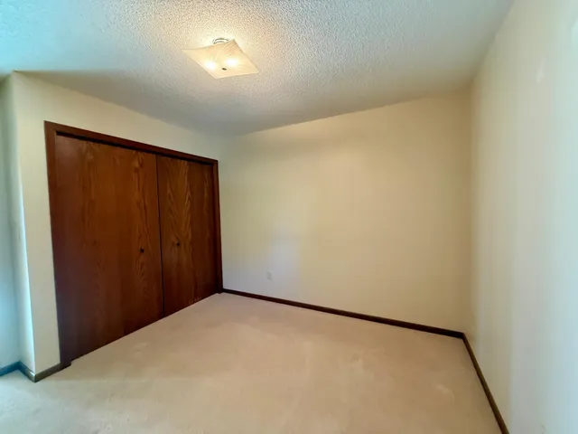 $289,900 | 146 West Washington Avenue, Alden, MN 56009