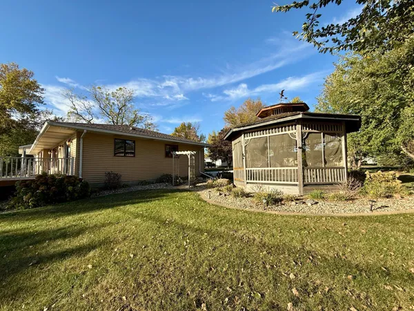 $289,900 | 146 West Washington Avenue, Alden, MN 56009