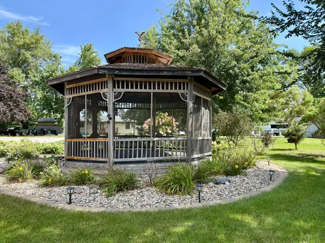 $289,900 | 146 West Washington Avenue, Alden, MN 56009