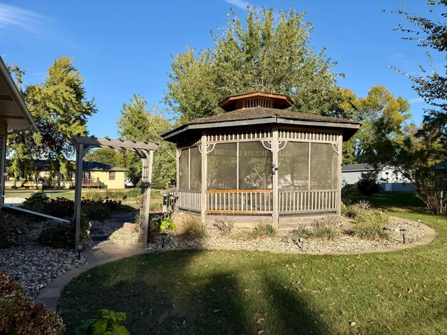 $289,900 | 146 West Washington Avenue, Alden, MN 56009