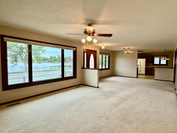 $289,900 | 146 West Washington Avenue, Alden, MN 56009