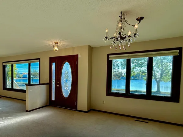 $289,900 | 146 West Washington Avenue, Alden, MN 56009