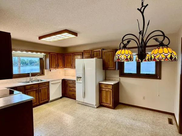 $289,900 | 146 West Washington Avenue, Alden, MN 56009