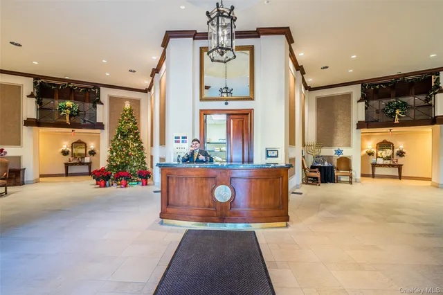 $588,000 | 1 Bay Club Drive, Unit 11J | Bay Terrace