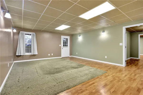 a view of a livingroom with furniture