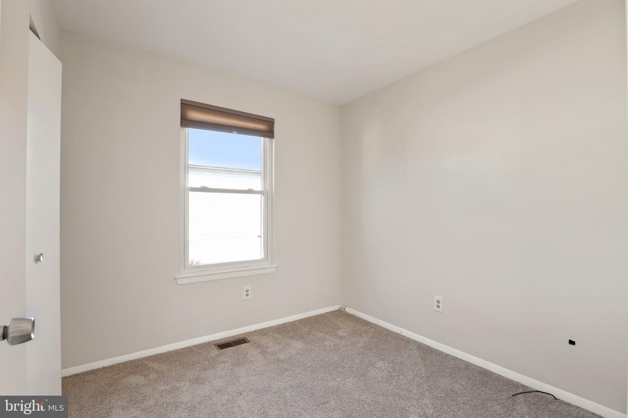 1910 Monumental Road Baltimore, MD 21227 - Photo 11 of 31
