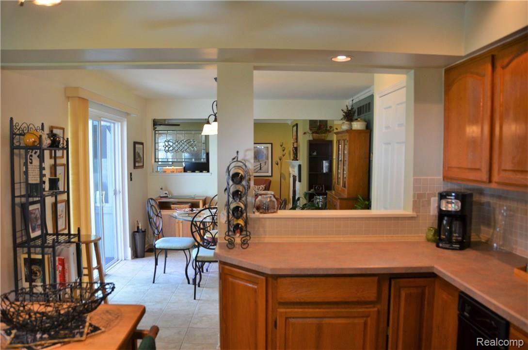 8945 Lake Road Grosse Ile, MI 48138 - Photo 22 of 36 DSC_3389.JPG