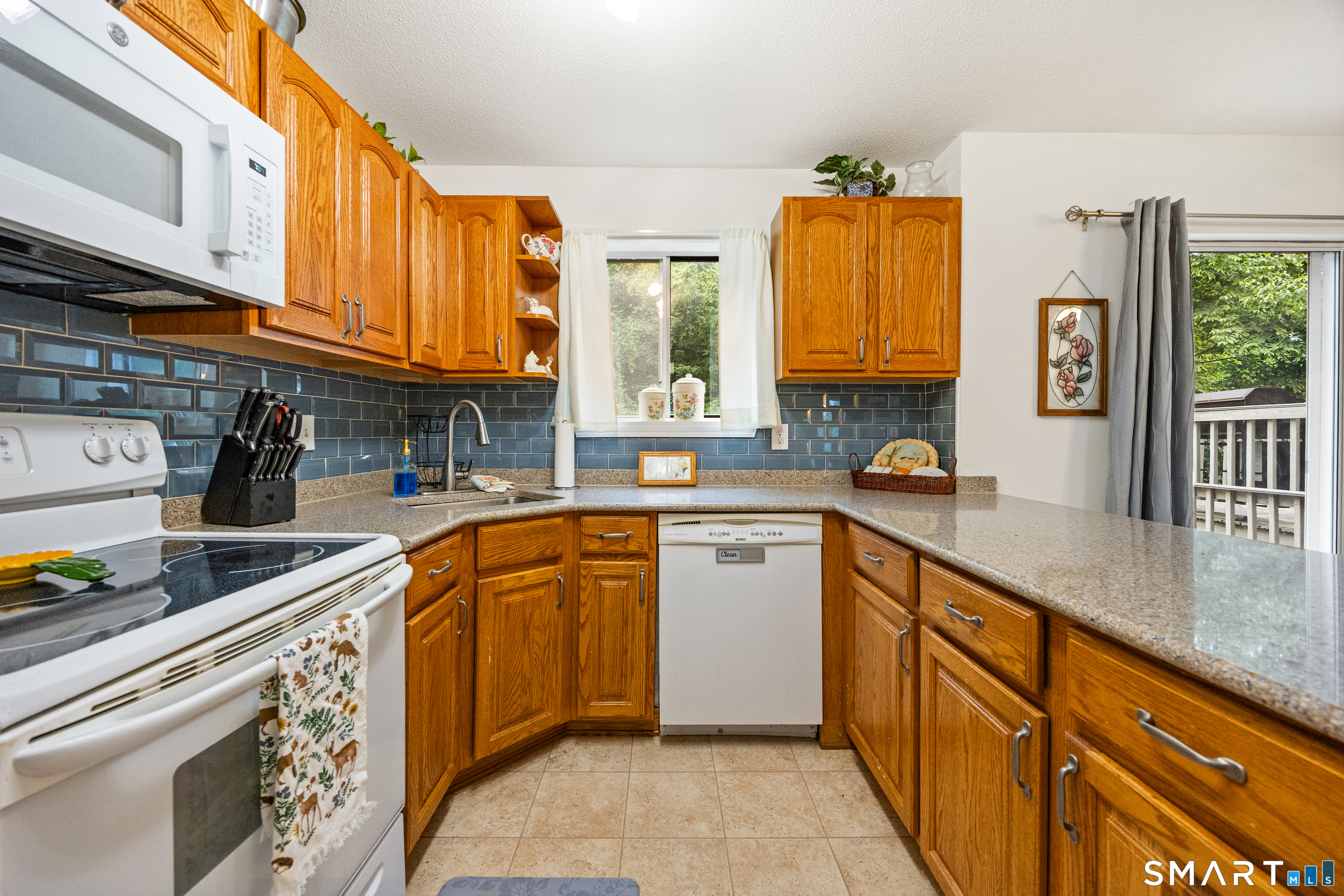 925 Oronoke Road, Unit 41D Waterbury, CT 06708 - Photo 11 of 31