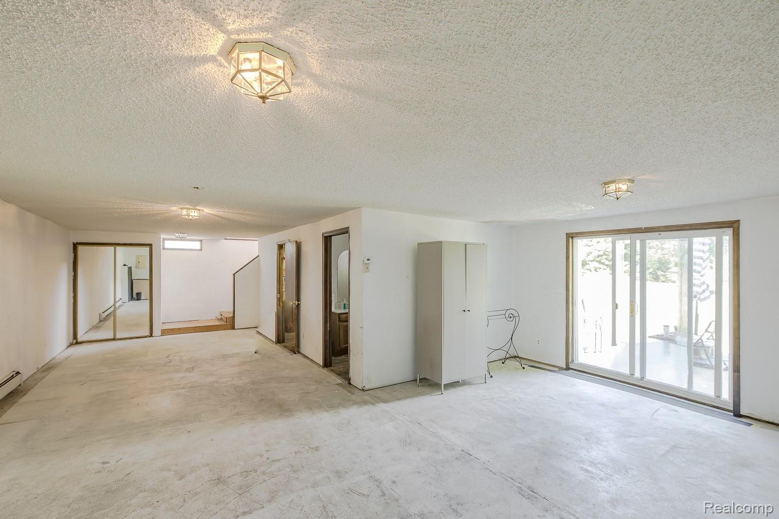 9635 South Ortonville Road Clarkston, MI 48348 - Photo 19 of 28