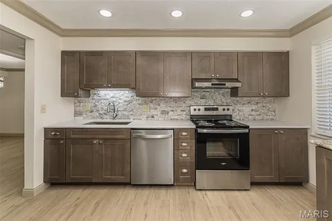 $130,000 | 10315 Forest Brook Lane, Unit A, St. Louis, MO 63146