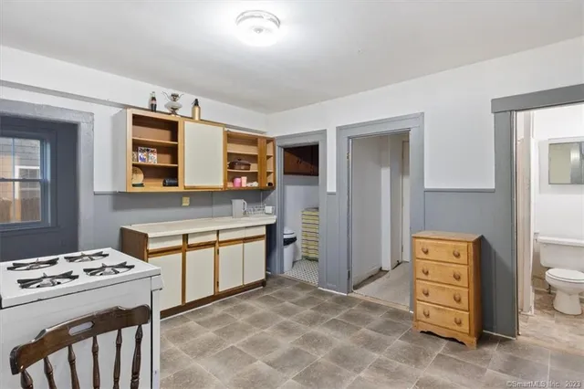 $349,900 | 71 Blackhall Street, New London, CT 06320