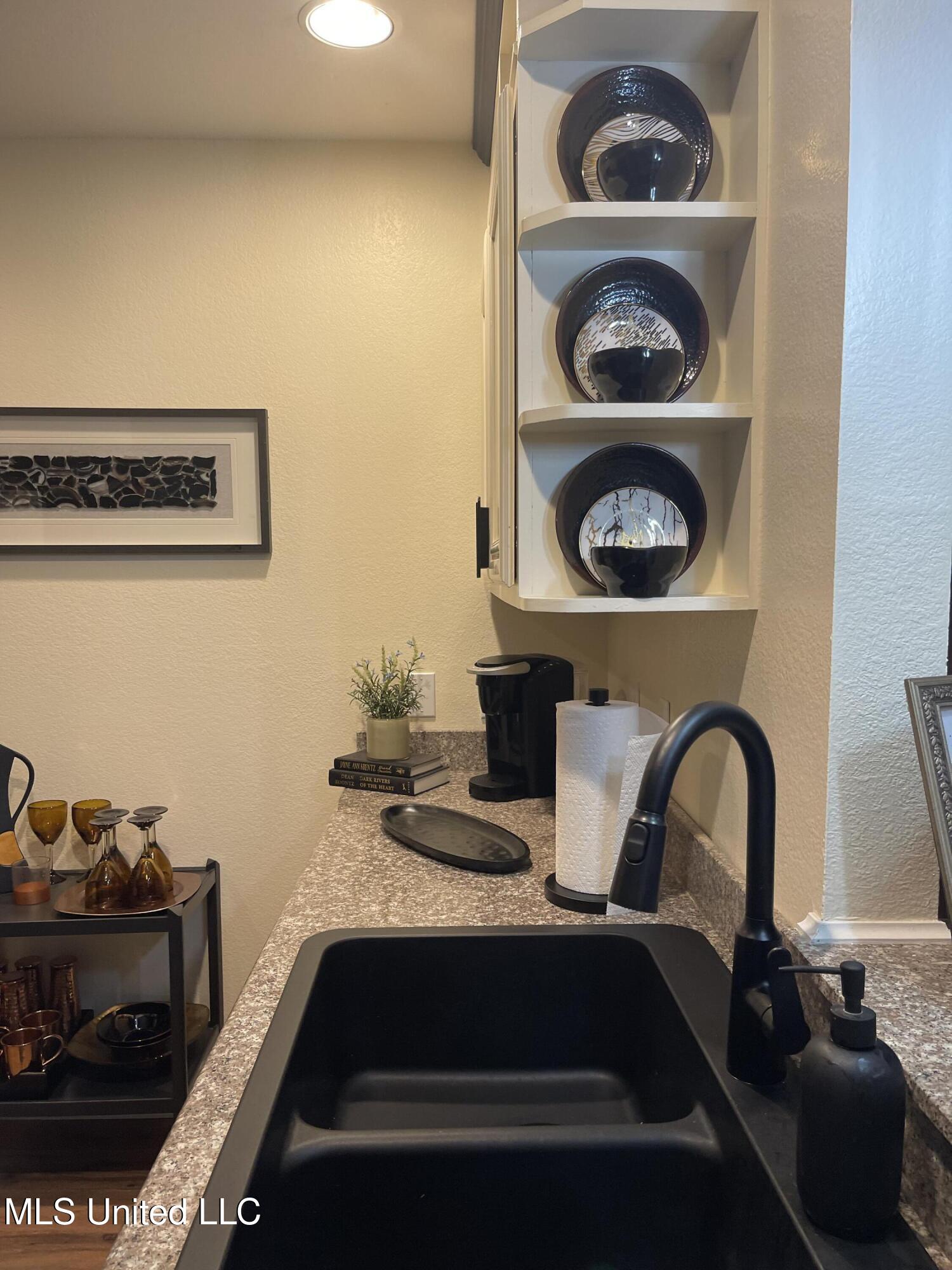 1282 Beach Boulevard, Unit 106 Biloxi, MS 39530 - Photo 16 of 28 IMG_6816