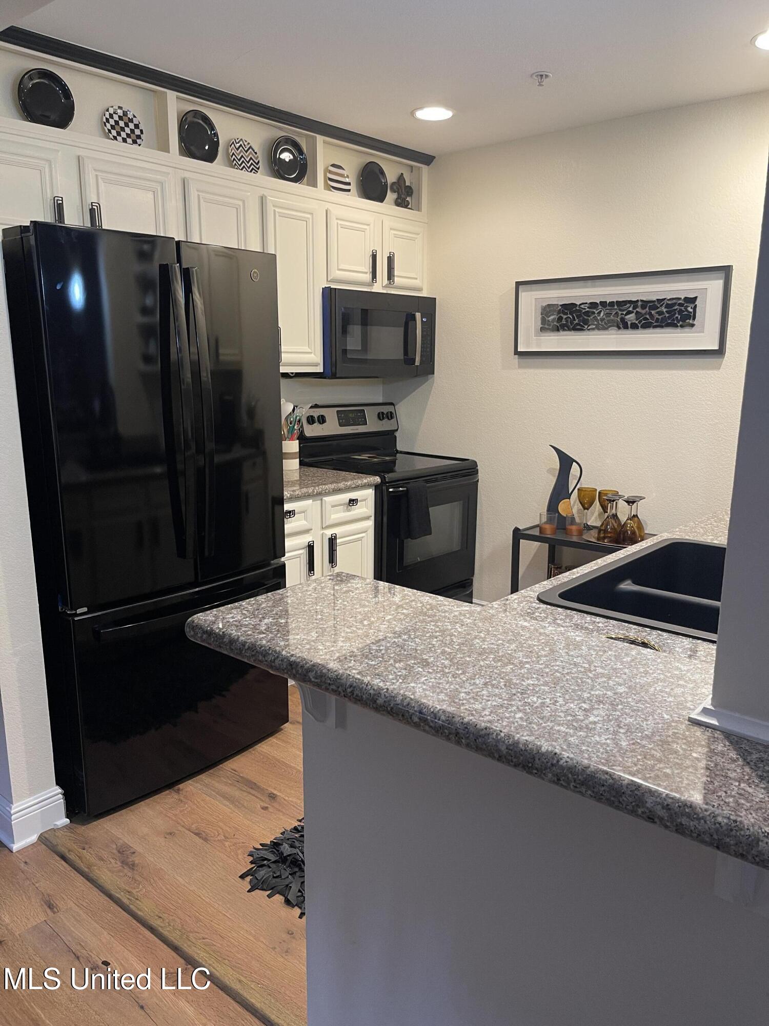 1282 Beach Boulevard, Unit 106 Biloxi, MS 39530 - Photo 19 of 28 IMG_6810