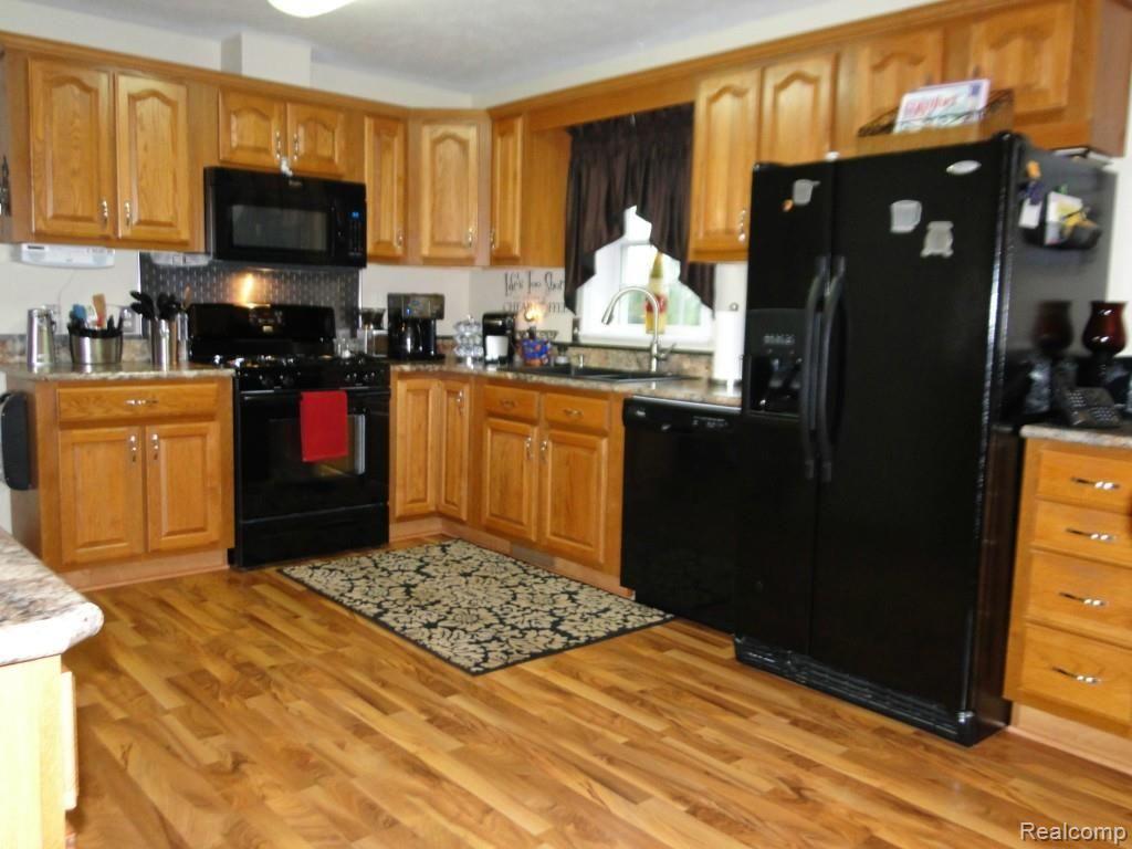 2570 Daley Road Lapeer, MI 48446 - Photo 10 of 47 Kitchen