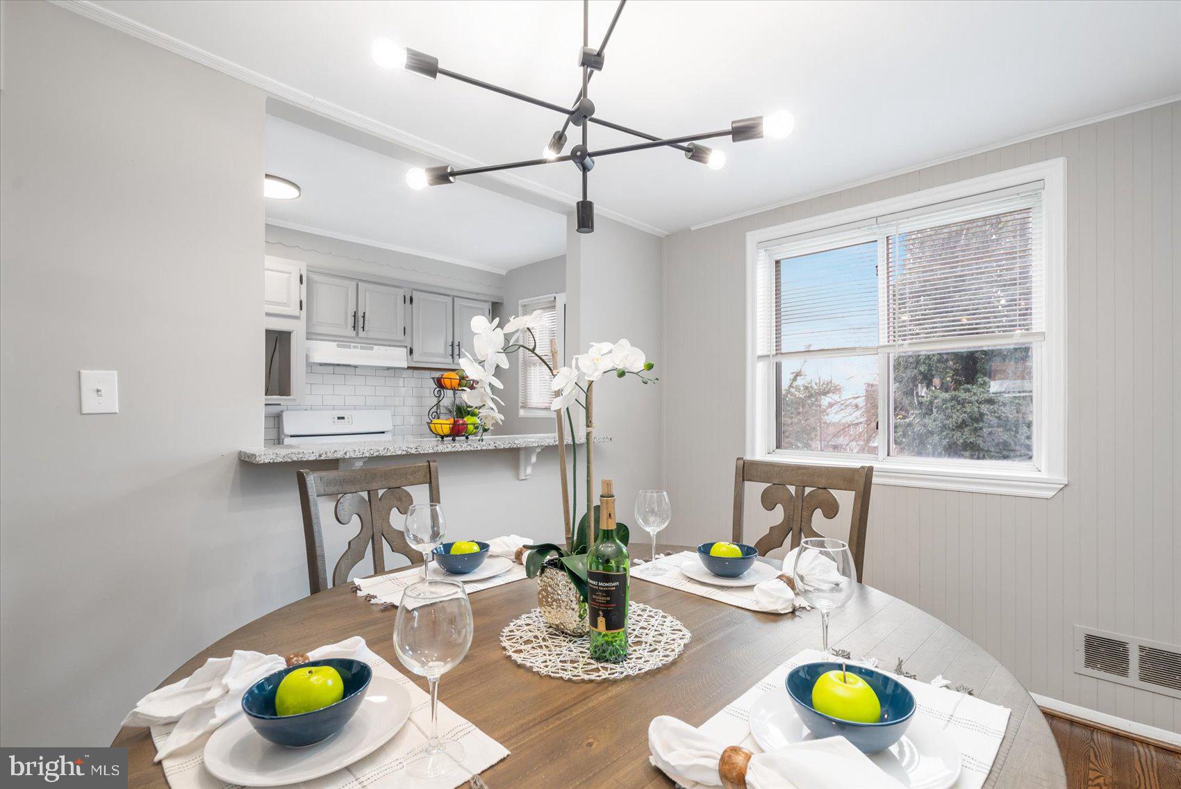 4107 Rokeby Road Baltimore, MD 21229 - Photo 10 of 35 Dining area opens to the kitchen