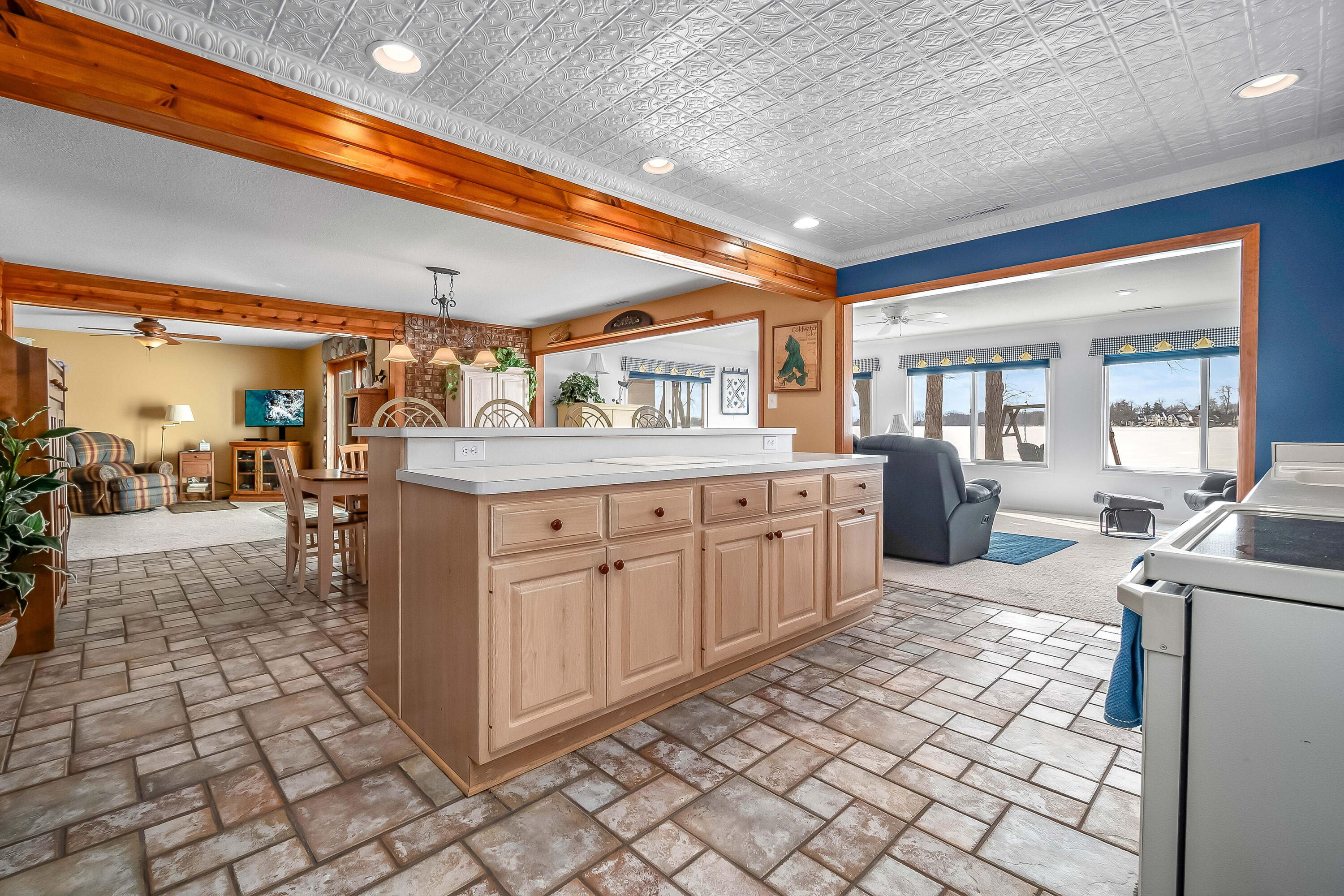 509 Warren Road Coldwater, MI 49036 - Photo 5 of 32 35