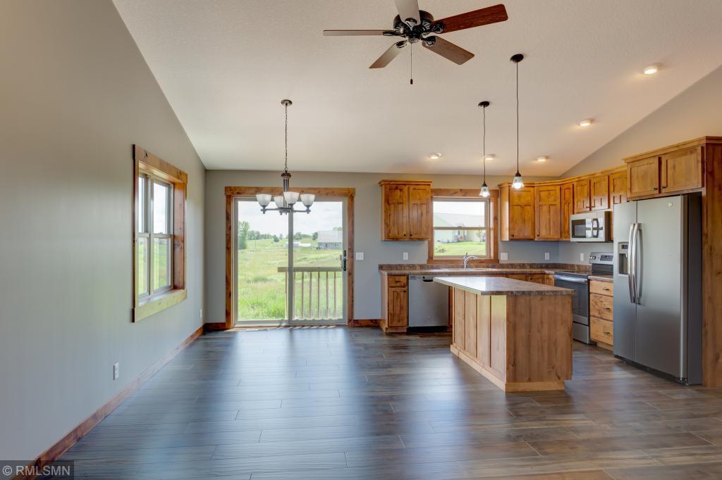 411 Prairie Road New Richmond, WI 54017 - Photo 8 of 42 Gallery Image 8