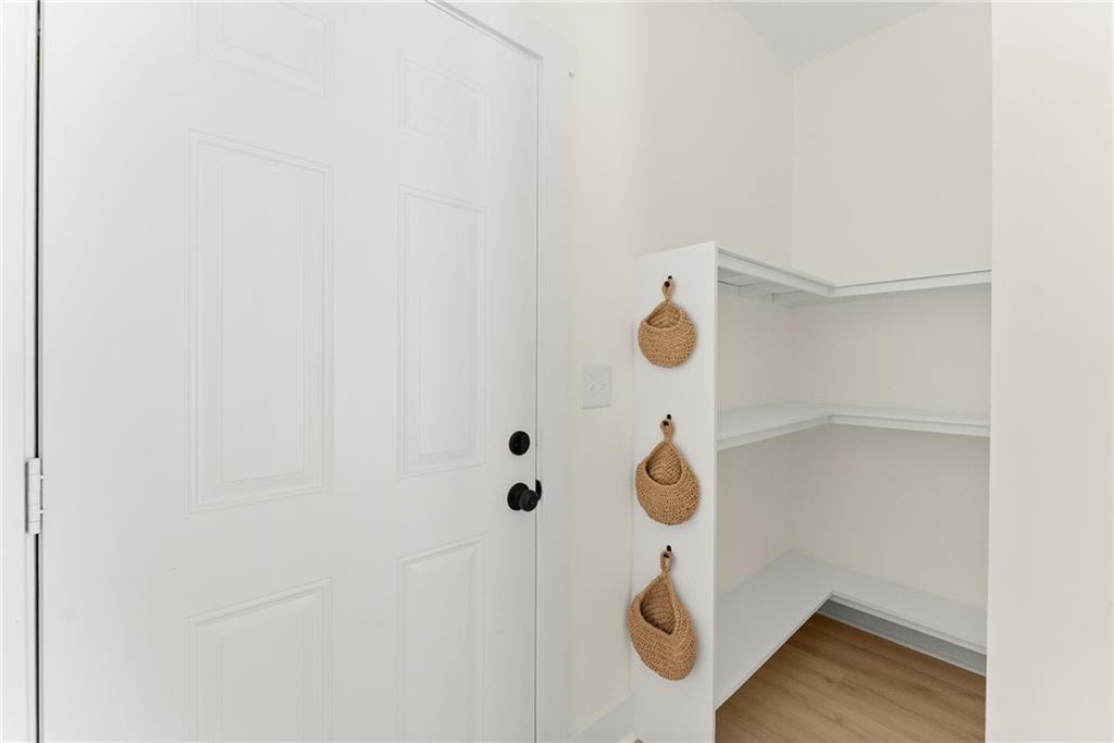 172 Llewellyn Street Clarkesville, GA 30523 - Photo 13 of 44 a bathroom with a shower