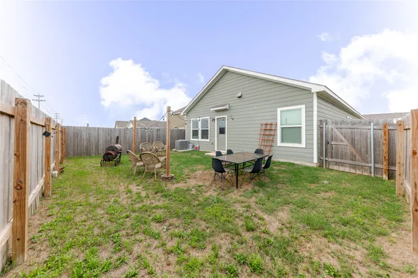 $1,875 | 1135 Catfish Lane, Bastrop, TX 78602