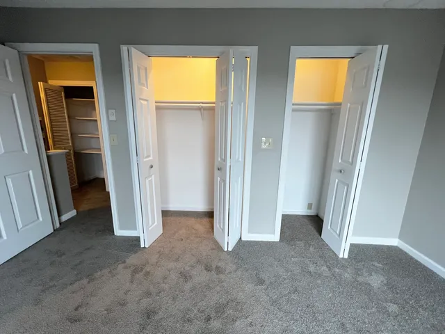 a view of empty room with front door