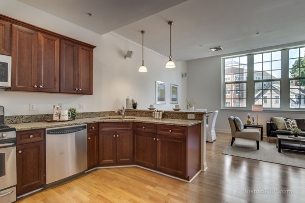 45 Rantoul Street, Unit 203 Beverly, MA 01915 - Photo 3 of 23 Gallery Image 3