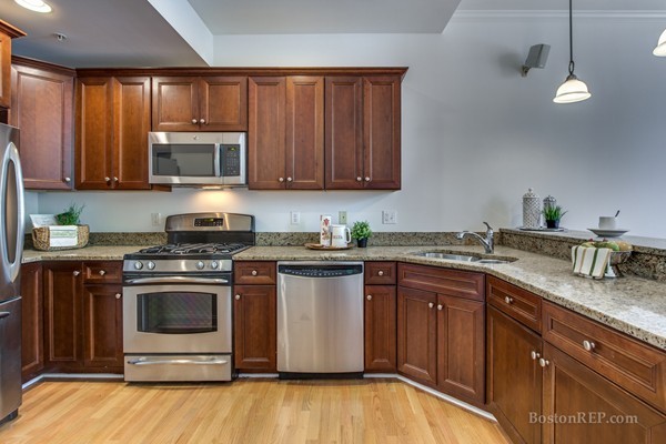 45 Rantoul Street, Unit 203 Beverly, MA 01915 - Photo 9 of 23 Gallery Image 9