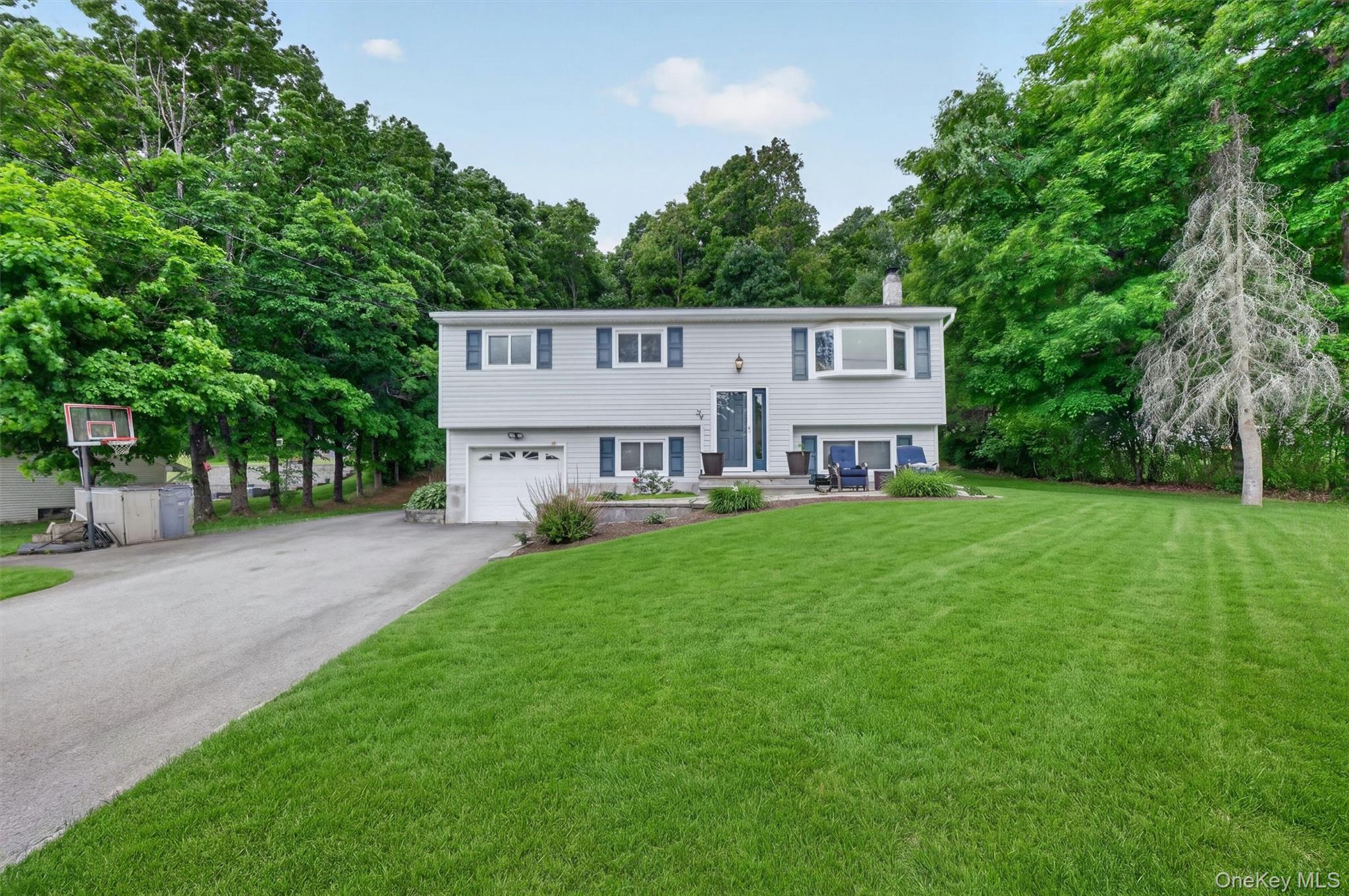 37 Surrey Road Chester, NY 10918 - Photo 2 of 38