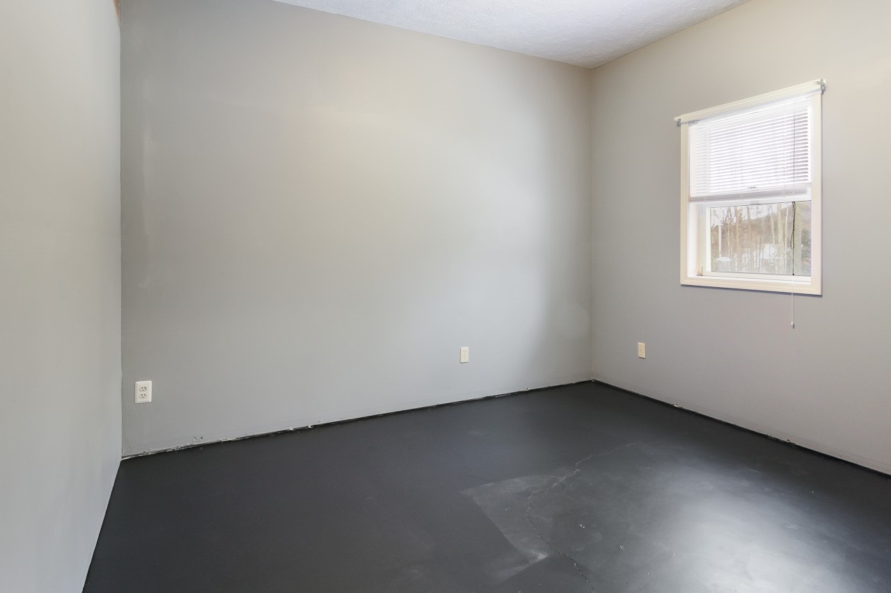 2377 West Trumbull Road Maple City, MI 49664 - Photo 15 of 24 1871220-14.JPG