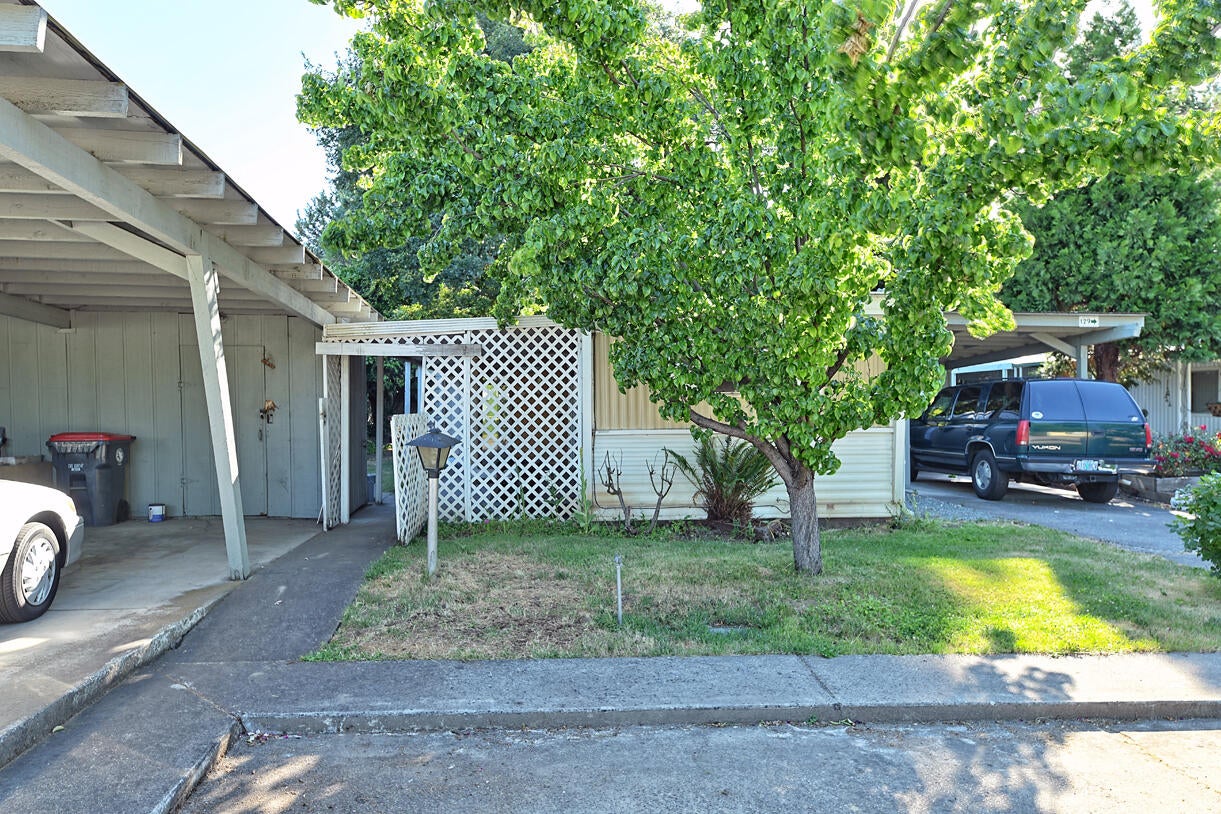 2252 Table Rock Road, Unit SPC 130 Medford, OR 97501 - Photo 11 of 18 DSC_0989