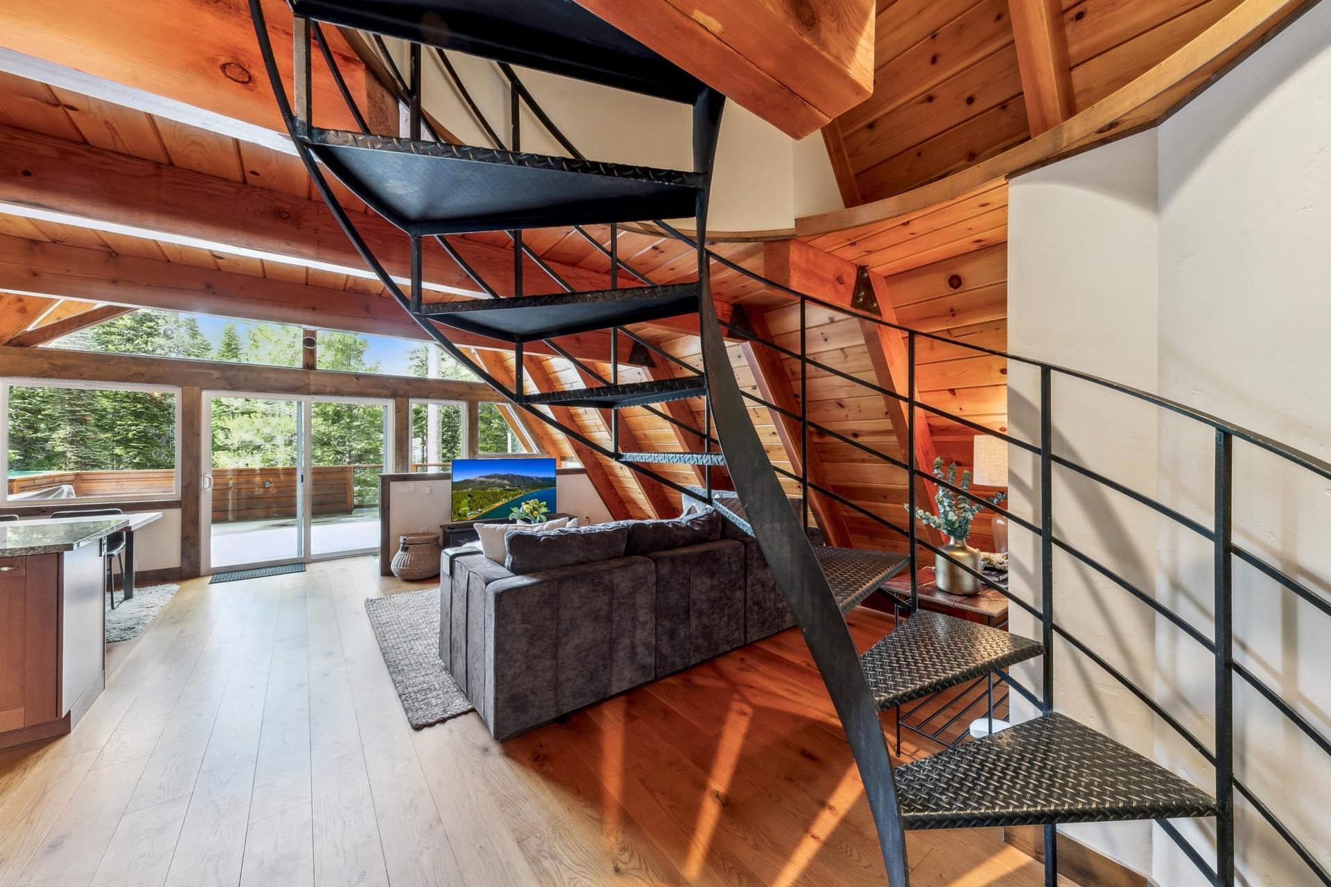 15501 Conifer Drive Truckee, CA 96161 - Photo 13 of 28 a view of a chairs and table in the patio