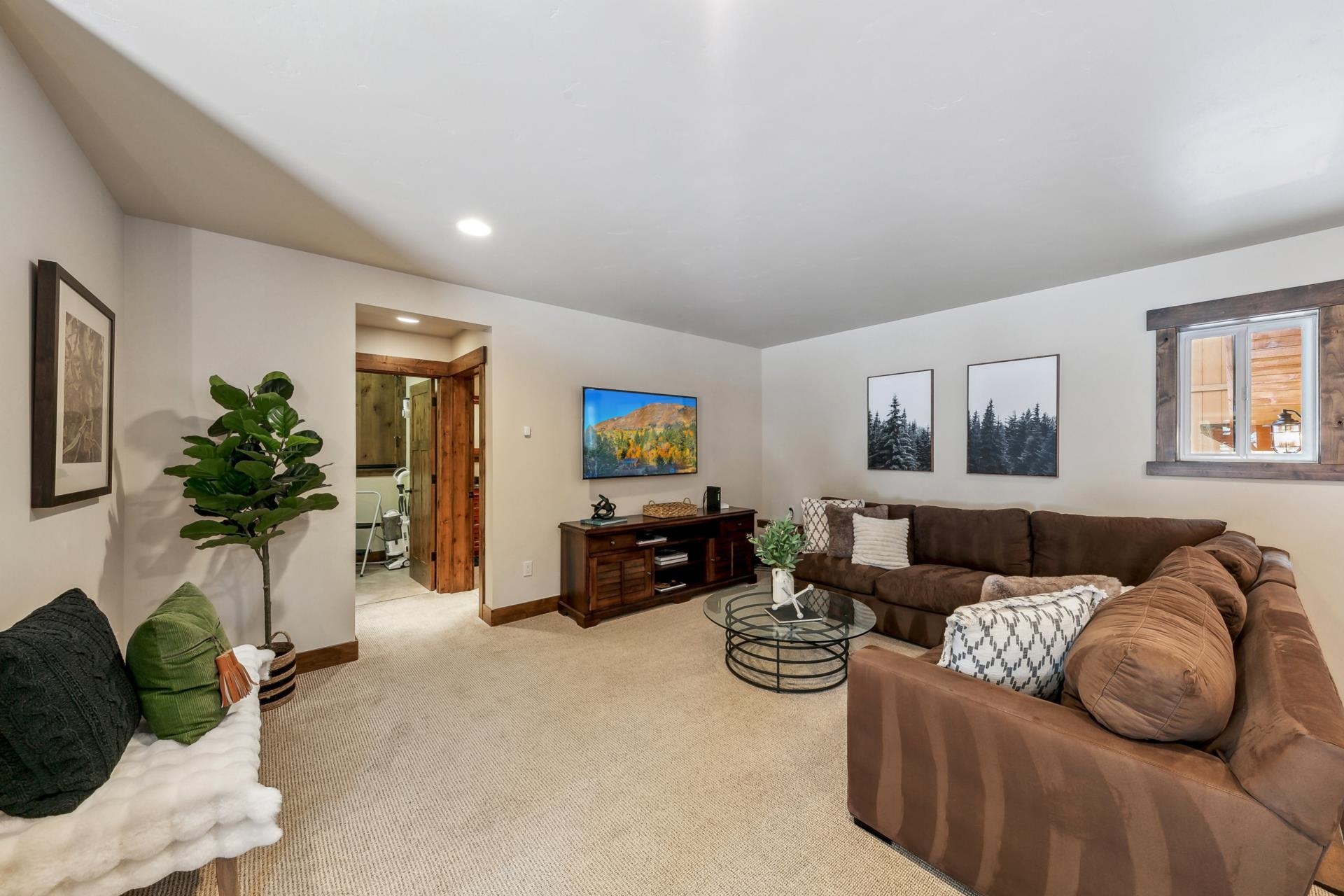 15501 Conifer Drive Truckee, CA 96161 - Photo 17 of 28 a living room with furniture and a potted plant