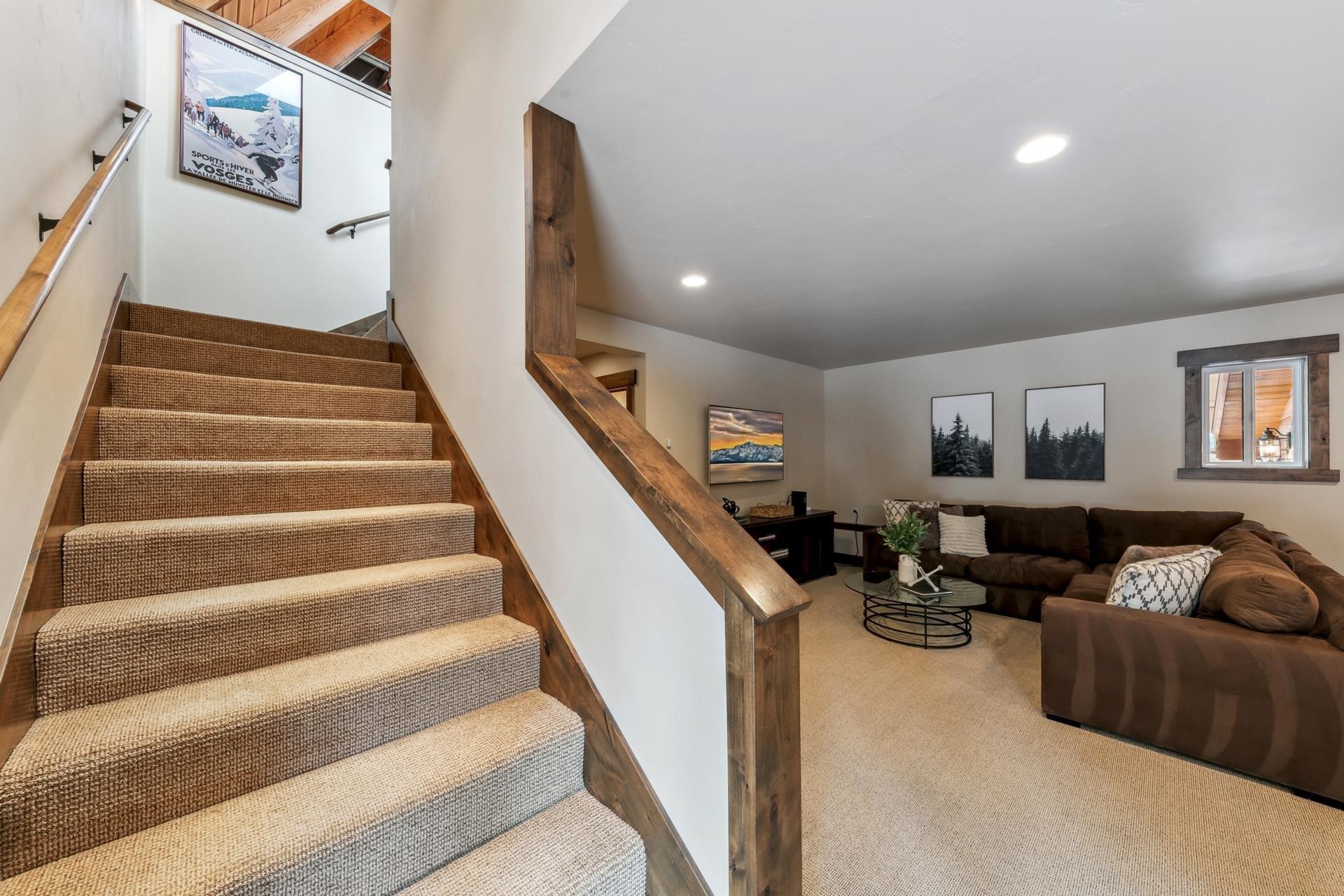 15501 Conifer Drive Truckee, CA 96161 - Photo 19 of 28 a view of entryway and hall