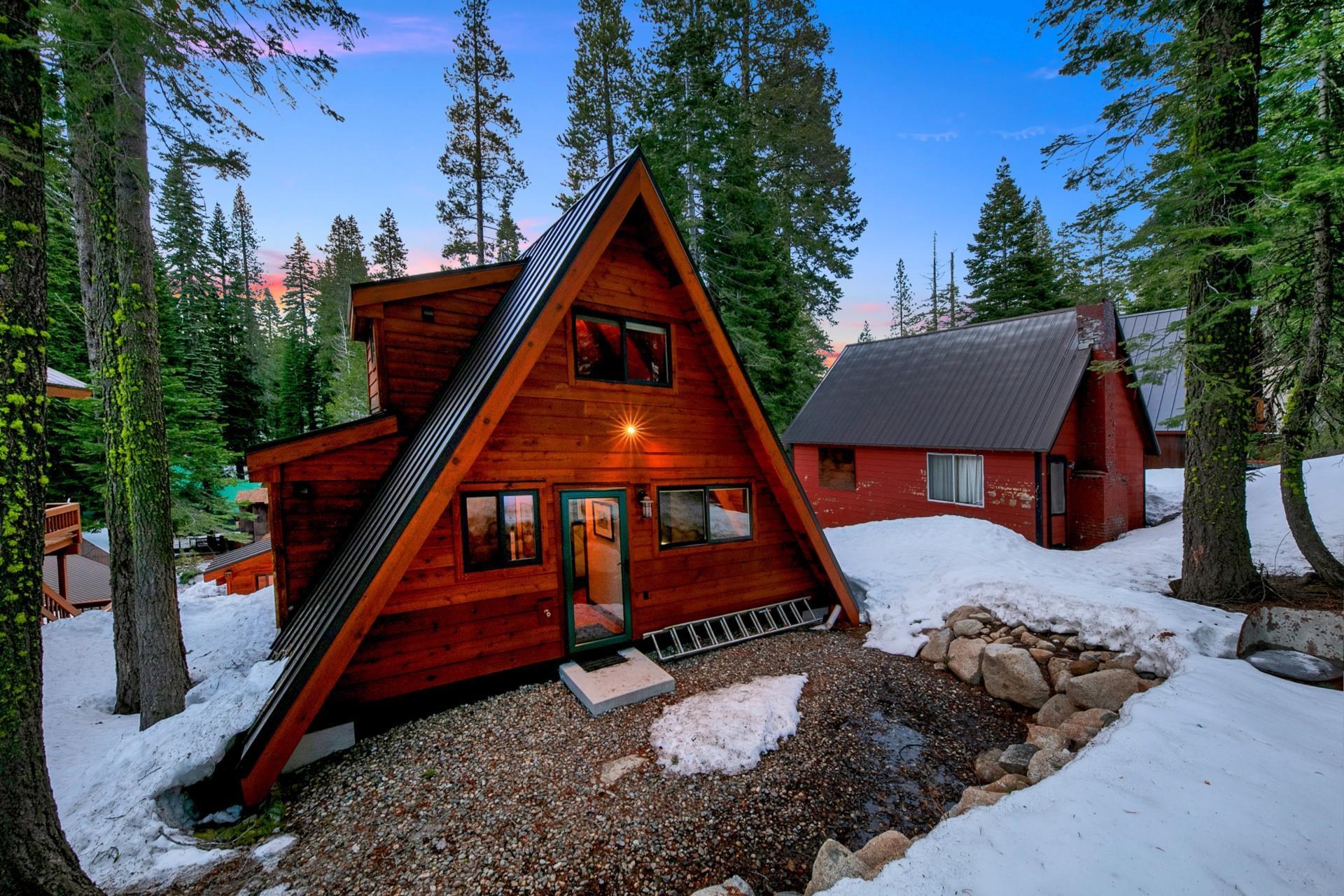 15501 Conifer Drive Truckee, CA 96161 - Photo 25 of 28 a view of a two chairs in the roof deck of the house
