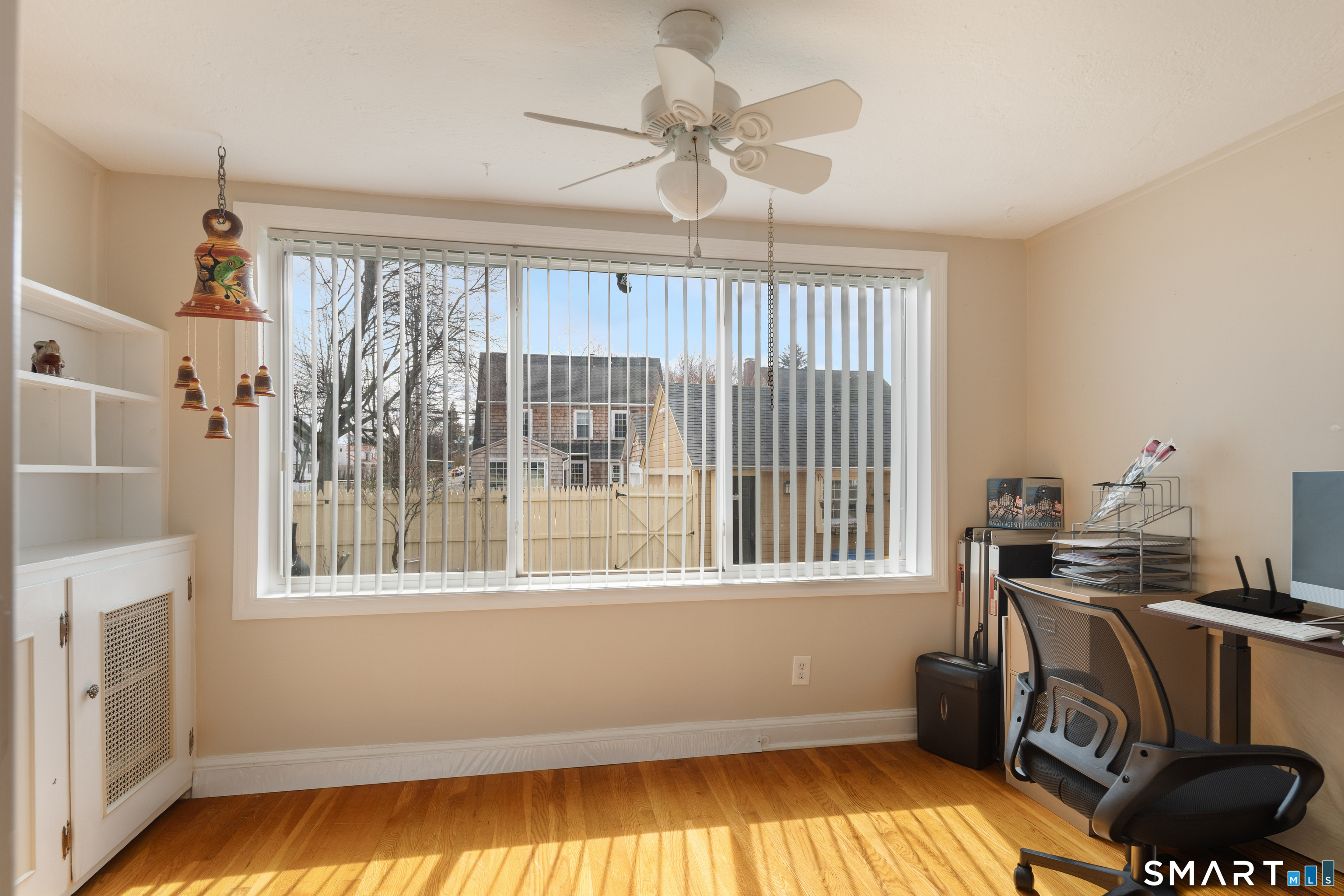 135 Laurel Place Bridgeport, CT 06604 - Photo 18 of 35 a room with furniture and window