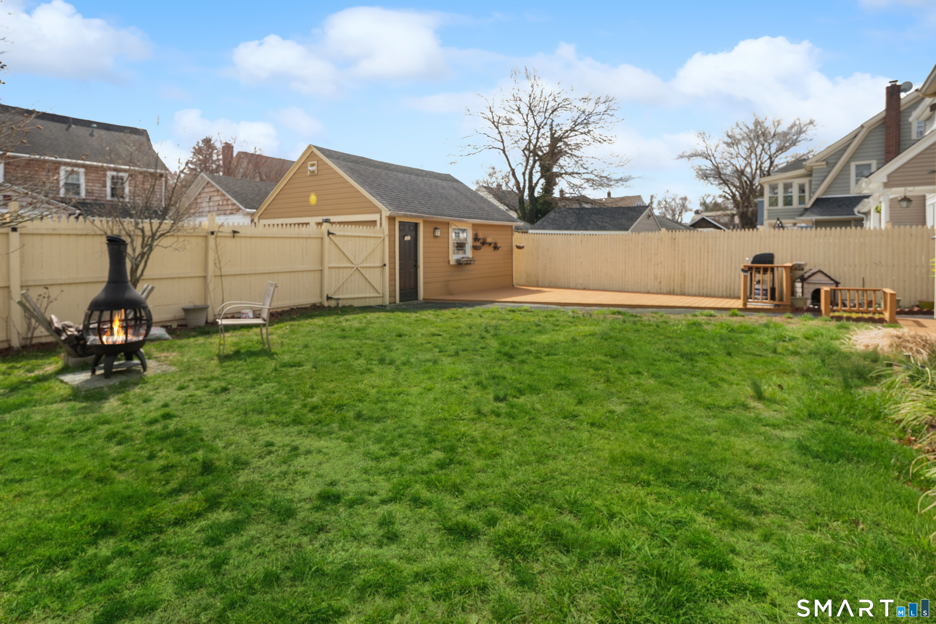 135 Laurel Place Bridgeport, CT 06604 - Photo 9 of 35 a house view with a garden space