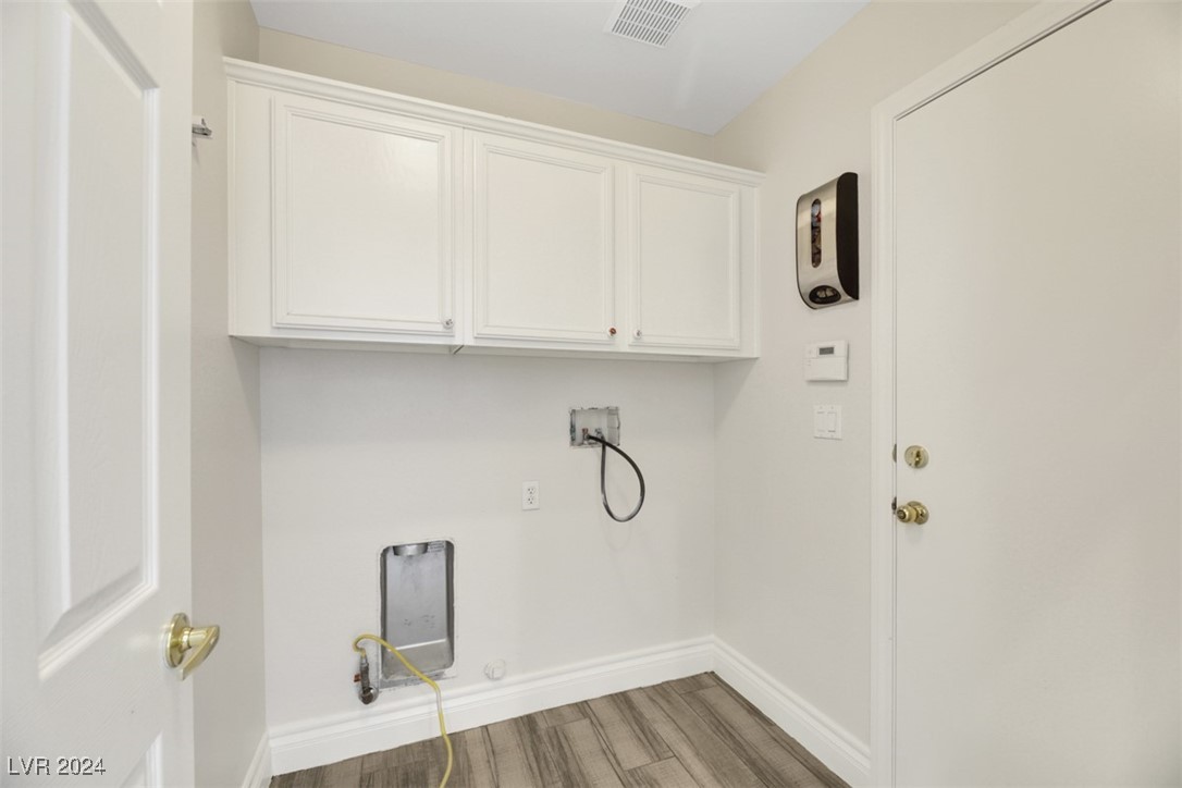 10599 Bonnyhill Street Las Vegas, NV 89141 - Photo 36 of 46 laundry room