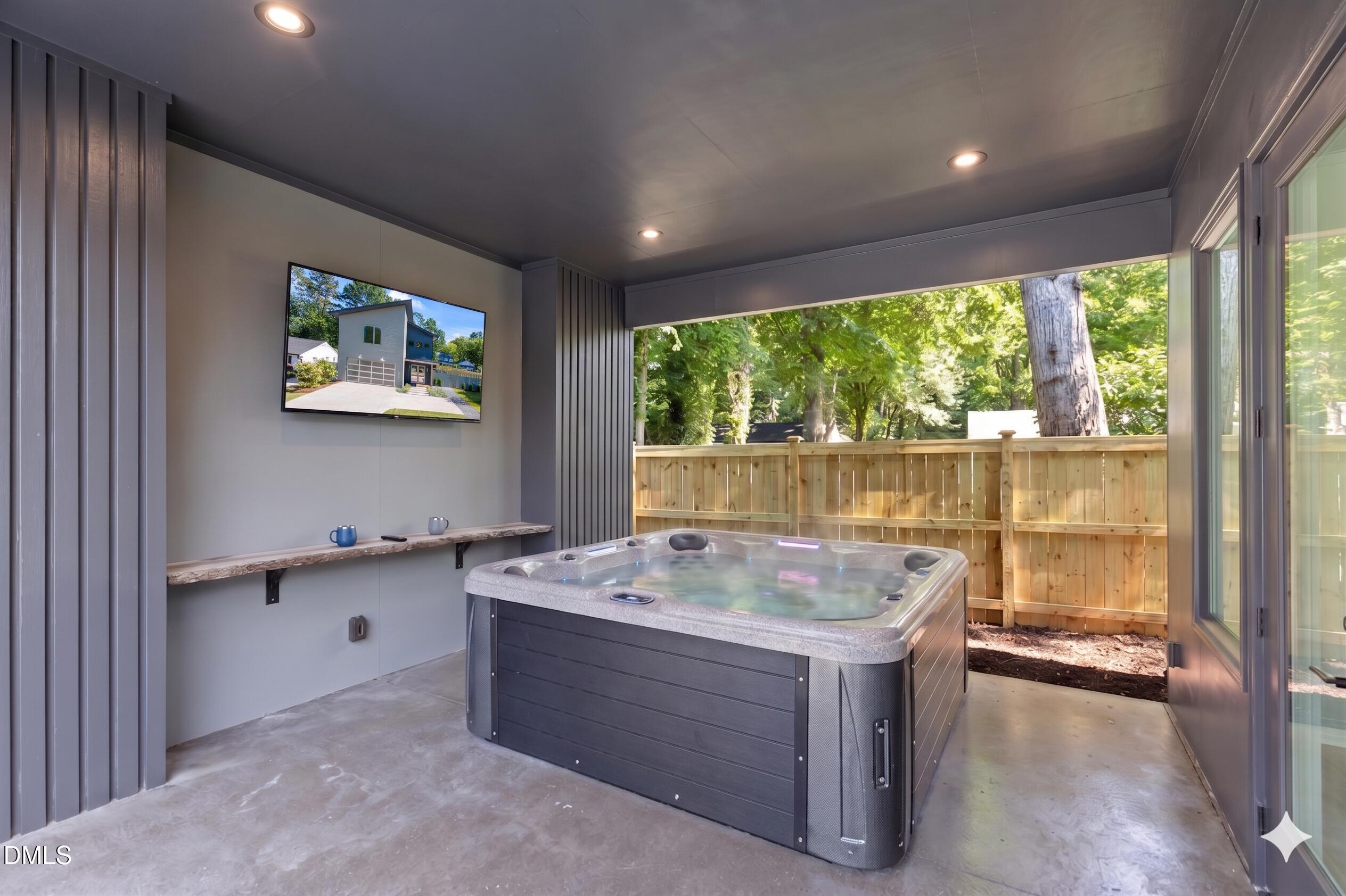 619 Glascock Street Raleigh, NC 27604 - Photo 36 of 44 hottub no cover + tv2