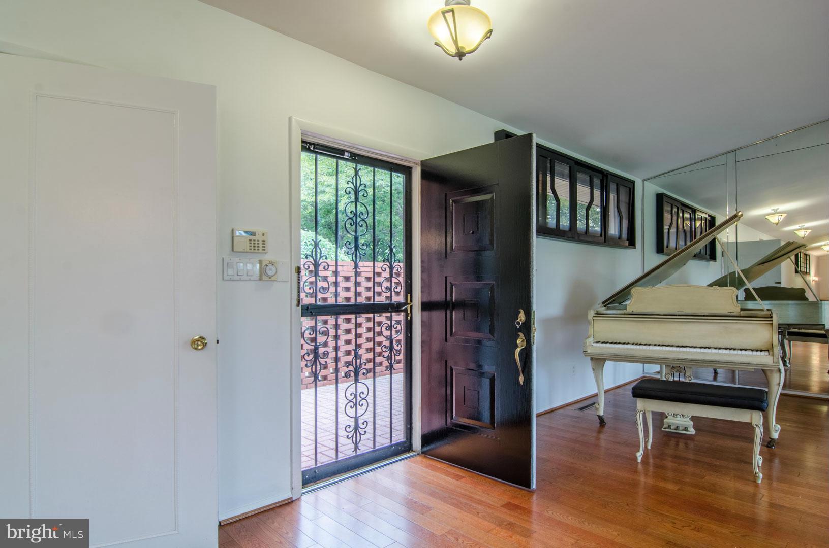 3312 Old Forest Road Baltimore, MD 21208 - Photo 5 of 25 Interior (General)