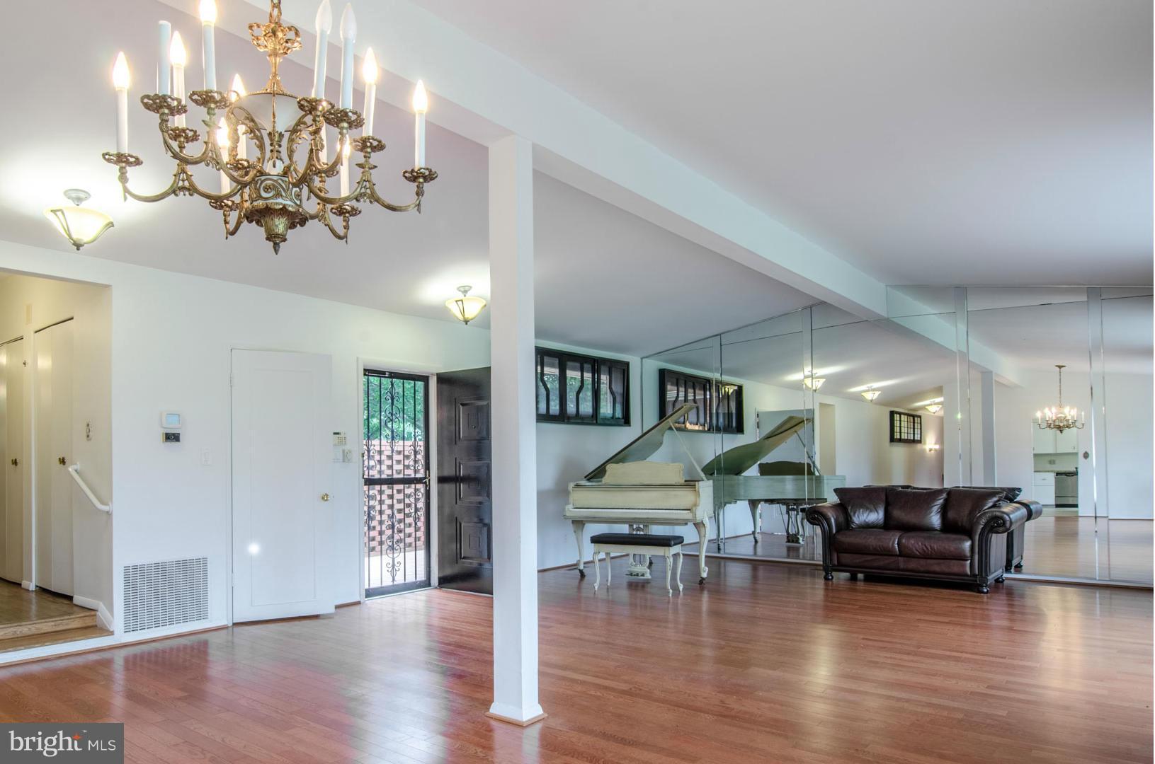 3312 Old Forest Road Baltimore, MD 21208 - Photo 6 of 25 Interior (General)