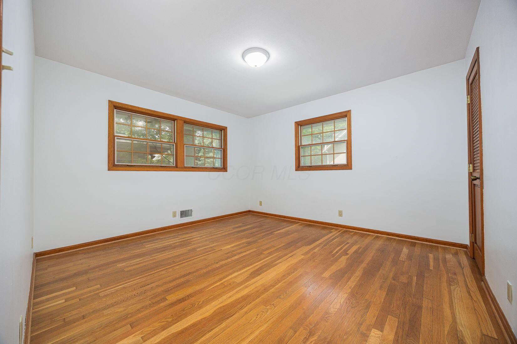 125 South Hamilton Road Columbus, OH 43230 - Photo 29 of 65 Bedroom