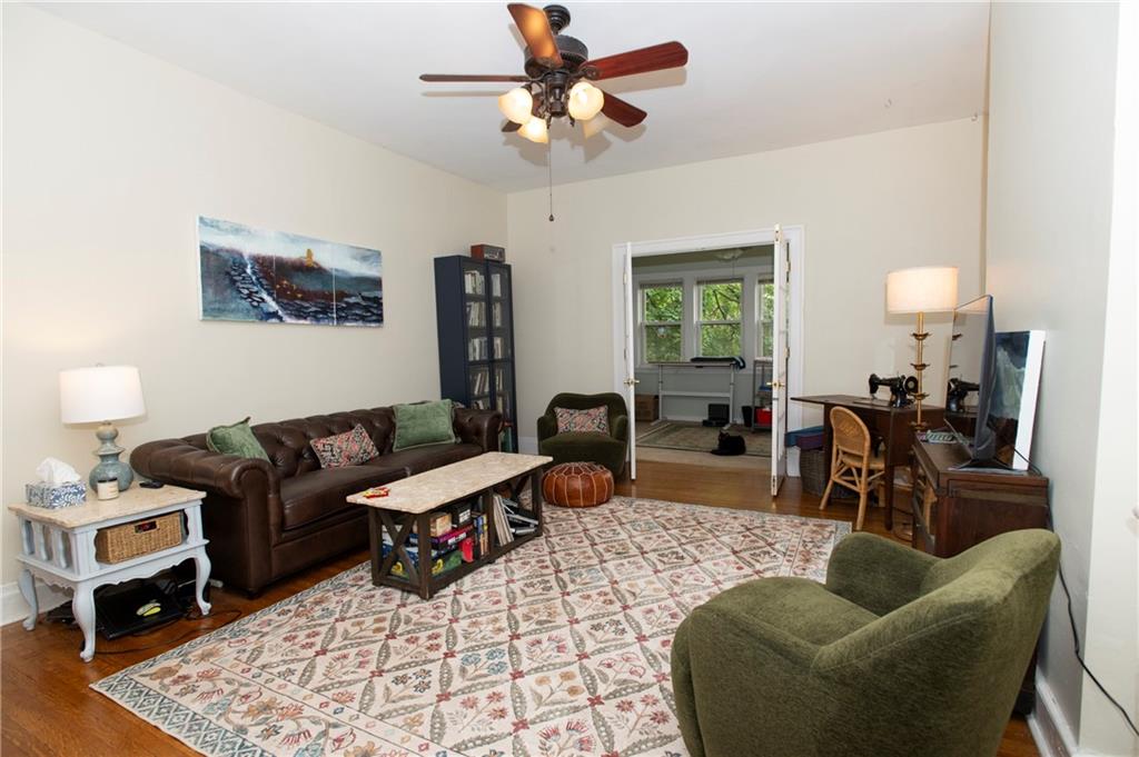 411 Hampton Street Pittsburgh, PA 15221 - Photo 10 of 42 Unit 1 Living Room