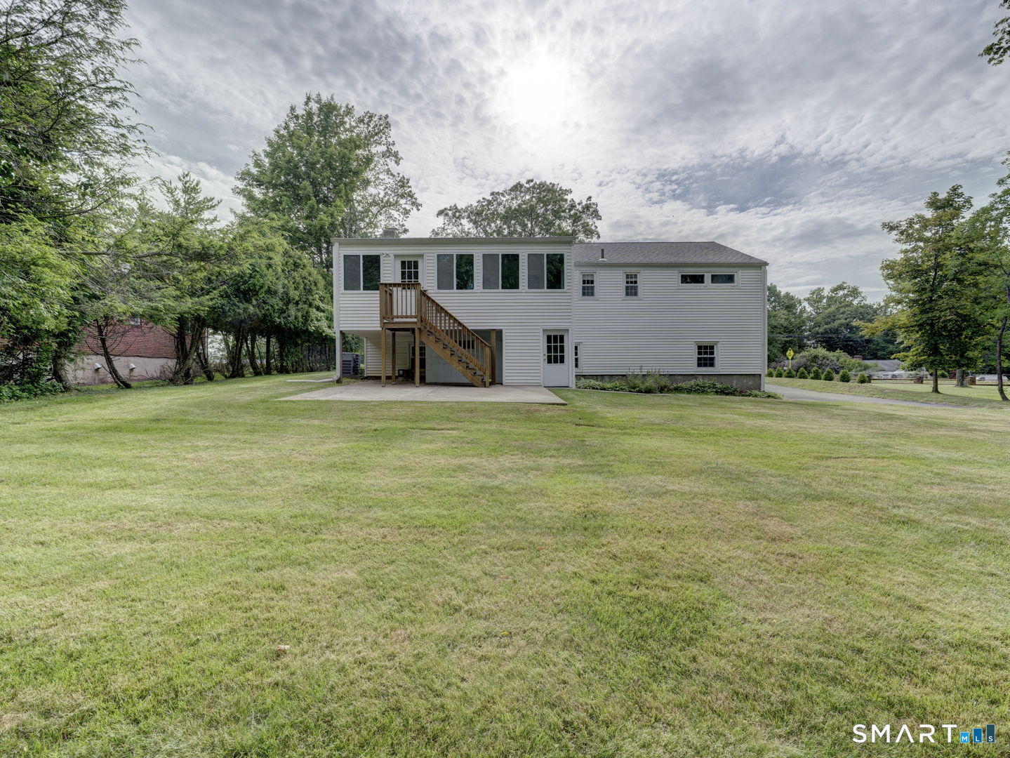 390 Ballfall Road Middletown, CT 06457 - Photo 5 of 40
