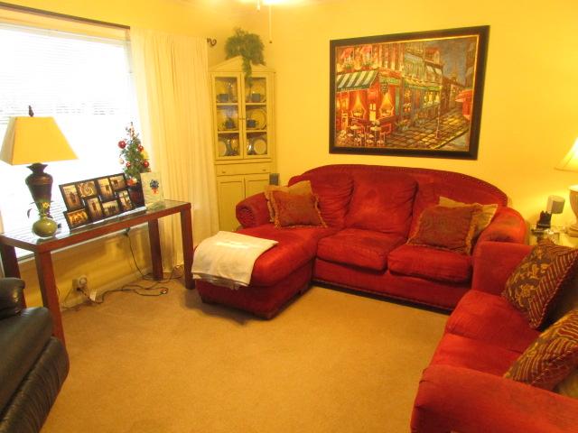 1104 Springer Road Lawrenceburg, TN 38464 - Photo 3 of 15 Living Room