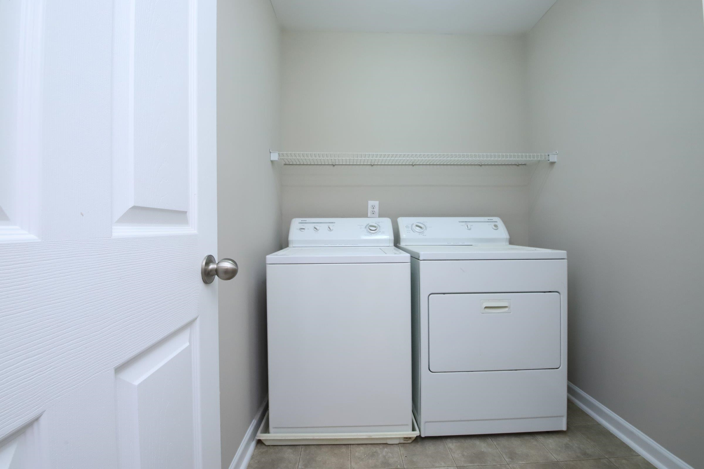 8205 Martello Lane Raleigh, NC 27613 - Photo 20 of 30 Laundry room