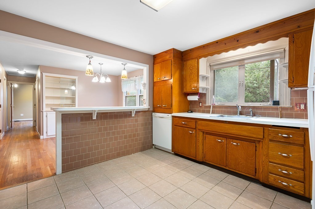 11 Lyndale Road Worcester, MA 01606 - Photo 23 of 40 Gallery Image 23