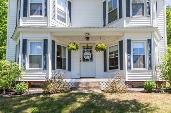 526 Mammoth Road Londonderry, NH 03053 - Photo 2 of 40