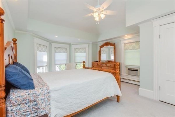 526 Mammoth Road Londonderry, NH 03053 - Photo 28 of 40
