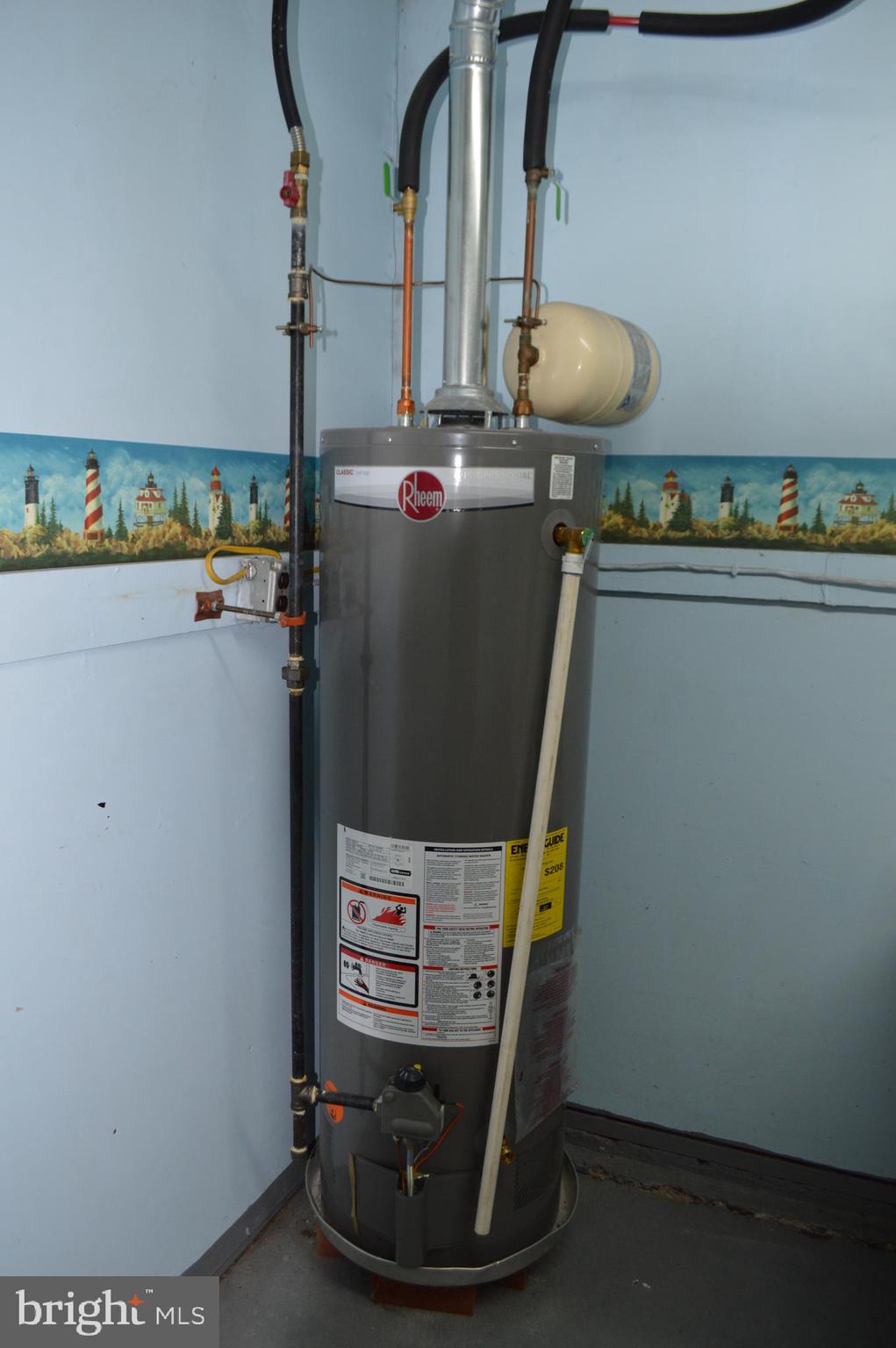 116 Queen Lily Road Levittown, PA 19057 - Photo 25 of 27 Hot water heater